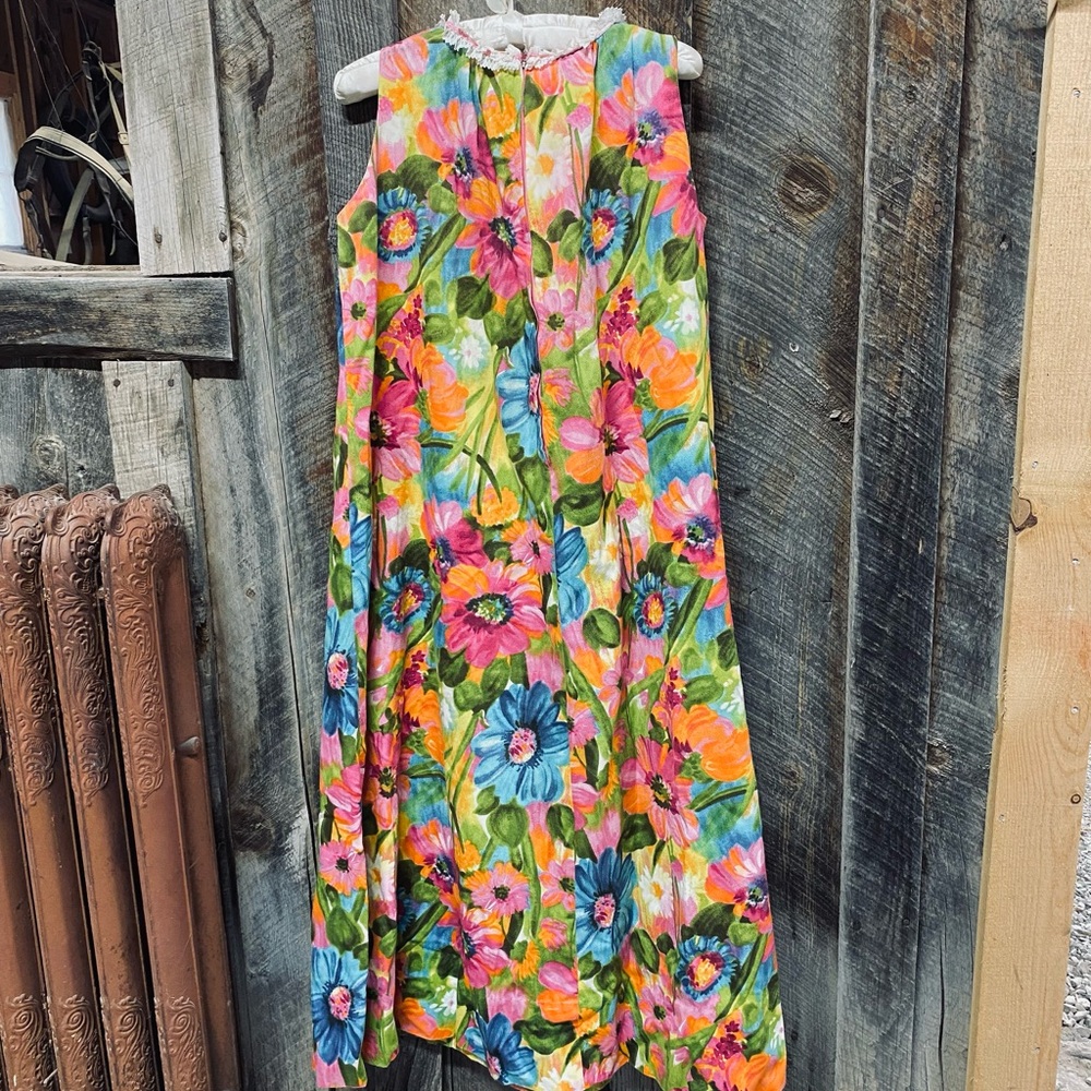 Vintage Floral Hawaiian Dress - Picture 5 of 7